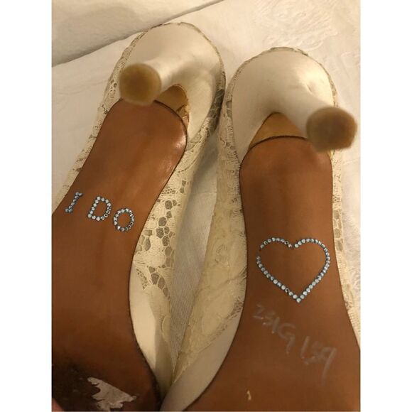 Vintage Stuart Weitzman Ivory Satin Lace Round Toe Wedding Pumps Heels 10 - Picture 7 of 15